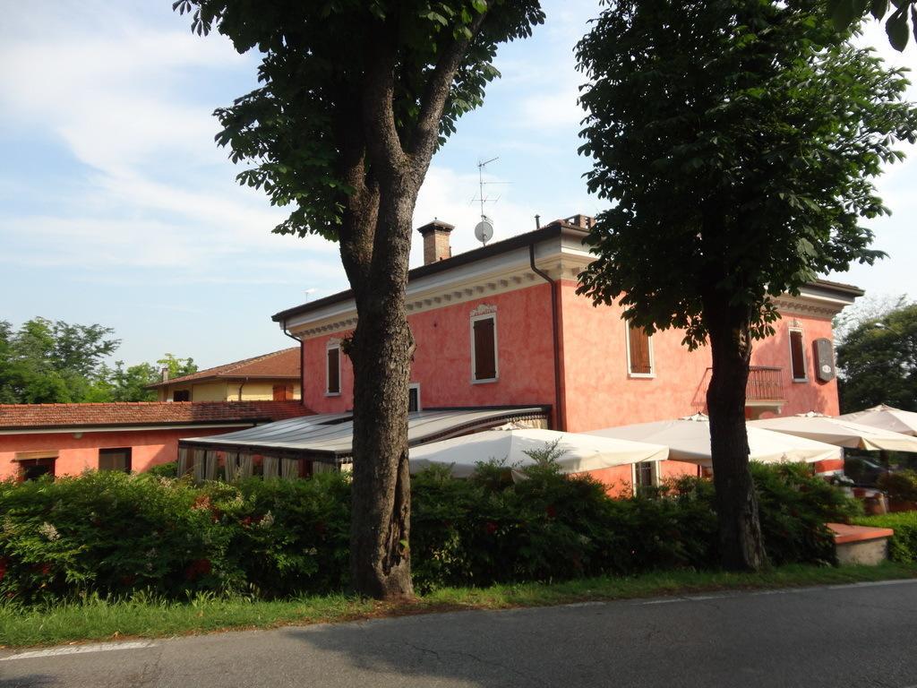 Hotel La Valle Volta Mantovana Extérieur photo