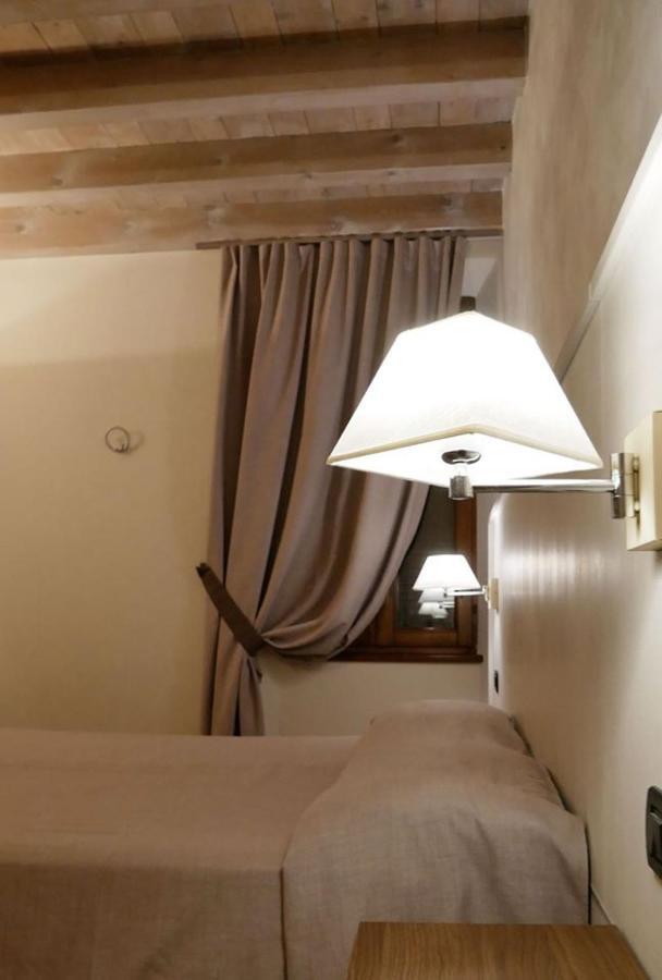 Hotel La Valle Volta Mantovana Extérieur photo