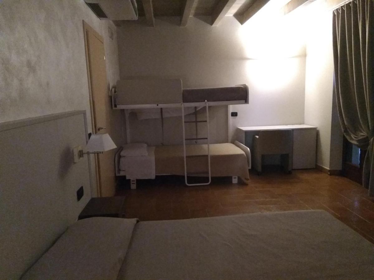 Hotel La Valle Volta Mantovana Extérieur photo